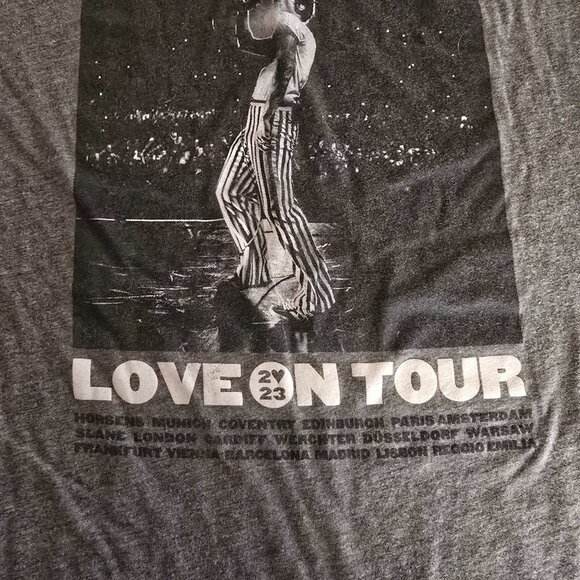 Official Harry Styles 2023 Love On Tour Short Sleeve Shirt Size (M) - Picture 7 of 8